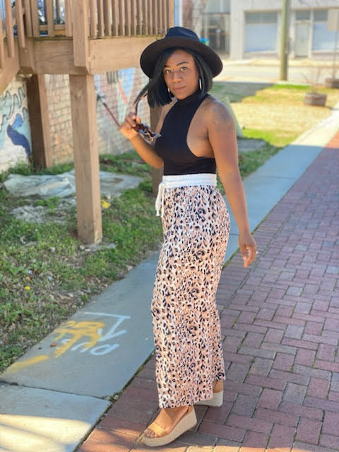 Chic Cheetah Print Pants